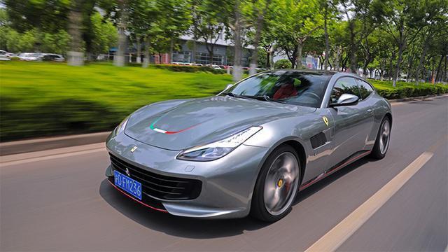 法拉利GTC4Lusso T：舒服、实用得不像法拉利