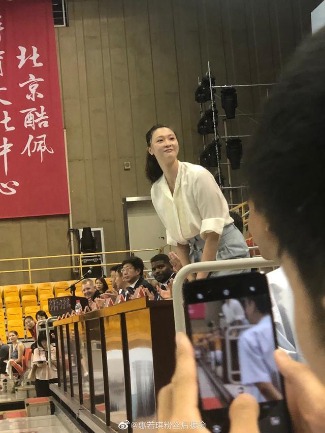 心碎！最美女排队长难逃发福魔咒，引以为傲的瓜子脸已不再