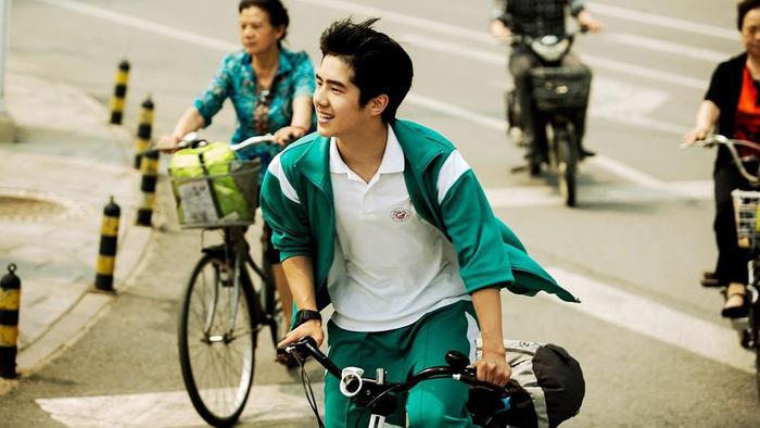 刘昊然终于有驾照！他的自行车、三轮车也一样很“有戏”！