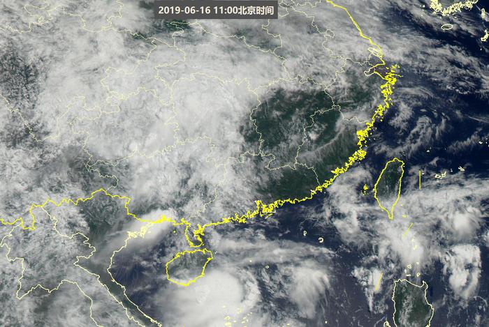 海南旁突现“台风”？权威天气图：是季风云团，南方暴雨前兆！