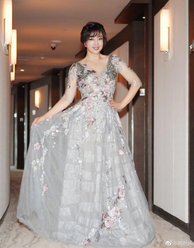 美了一辈子的女明星刘晓庆，逆生长像个小仙女