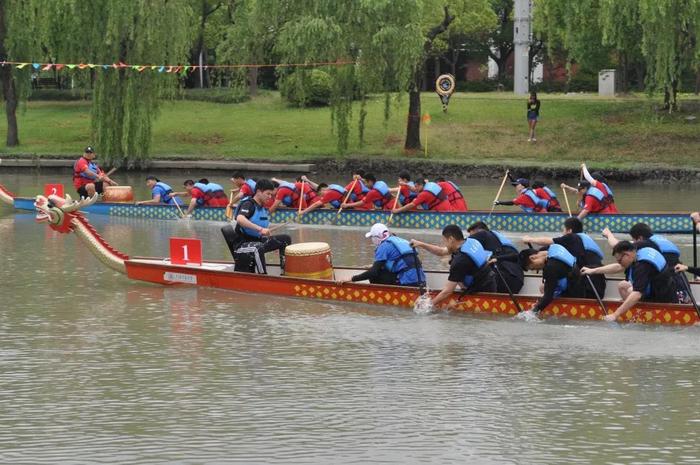 上海交通大学龙舟邀请赛顺利举办