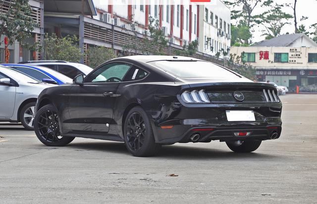Mustang了解一下，后驱肌肉跑车，299匹配10AT，最低31.48万