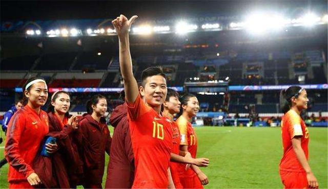 整场比赛下来发现中国女足存在的问题还是比较多的