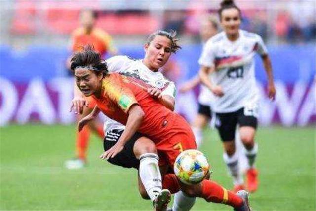 整场比赛下来发现中国女足存在的问题还是比较多的