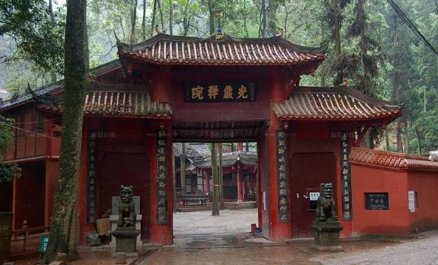 街子古镇光严禅院(古寺)，传说明朝建文帝在古寺住过