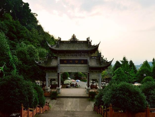 街子古镇光严禅院(古寺)，传说明朝建文帝在古寺住过