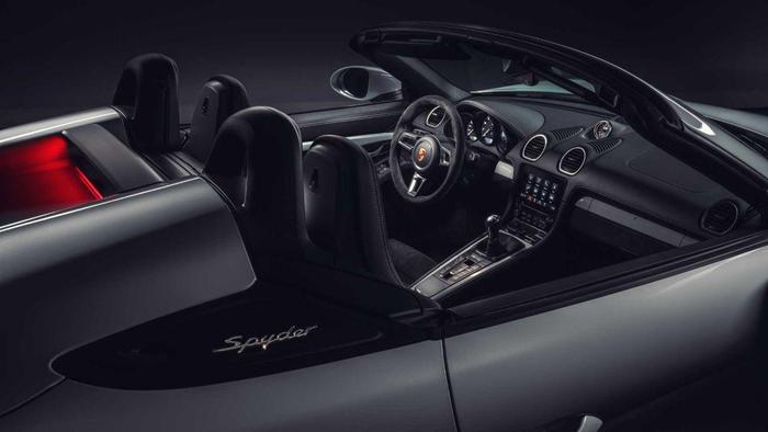 保时捷发布718 Cayman GT4/Spyder官图 保留手挡和六缸自吸引擎