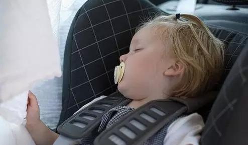 汽车安全小常识：儿童安全座椅的作用