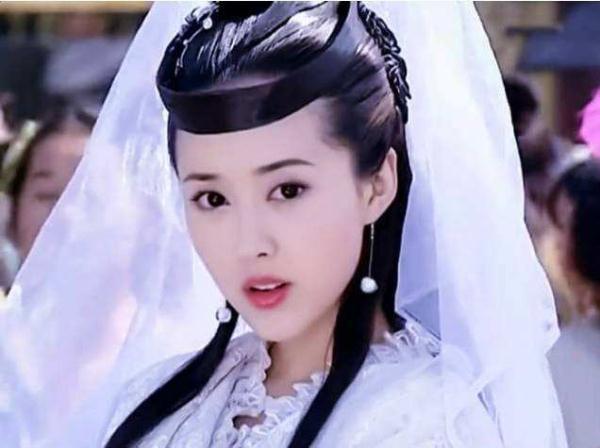 《宝莲灯》演员重聚，41岁嫦娥逆生长，原来哮天犬卸妆后这么帅