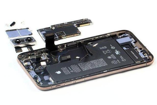 散热比拼：iPhone XS与Reno 10倍变焦版谁更出色？结果有点意外