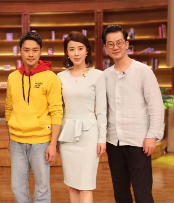 《宝莲灯》演员重聚，41岁嫦娥逆生长，原来哮天犬卸妆后这么帅