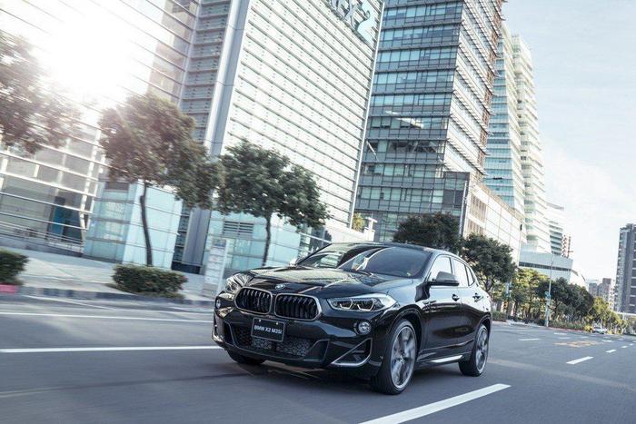 硬派M基因来袭BMW X2 M35i性格跑旅震撼来袭