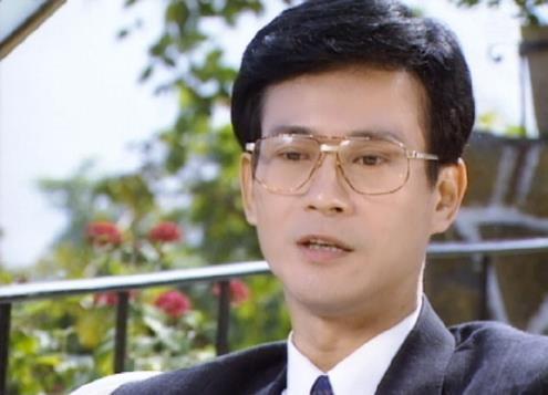 当年TVB帅哥好多，古天乐黎明神颜，被戴眼镜的郑少秋郑伊健秒杀