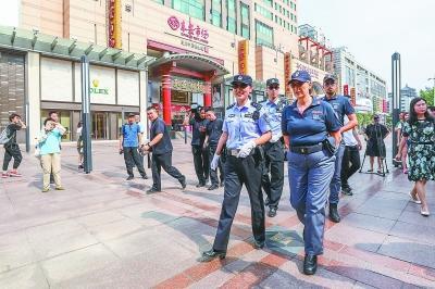 中意警员联合巡逻王府井 还将亮相三里屯鸟巢颐和园等地