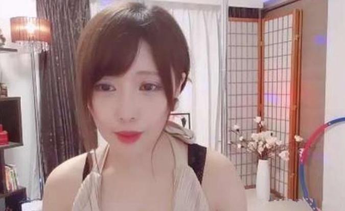 斗鱼唯一的日本女主播宣布退役，粉丝爆料：被“潜”走的！