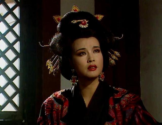 影视圈十大皇帝专业户，陈道明、陈宝国上榜，而她专演女皇