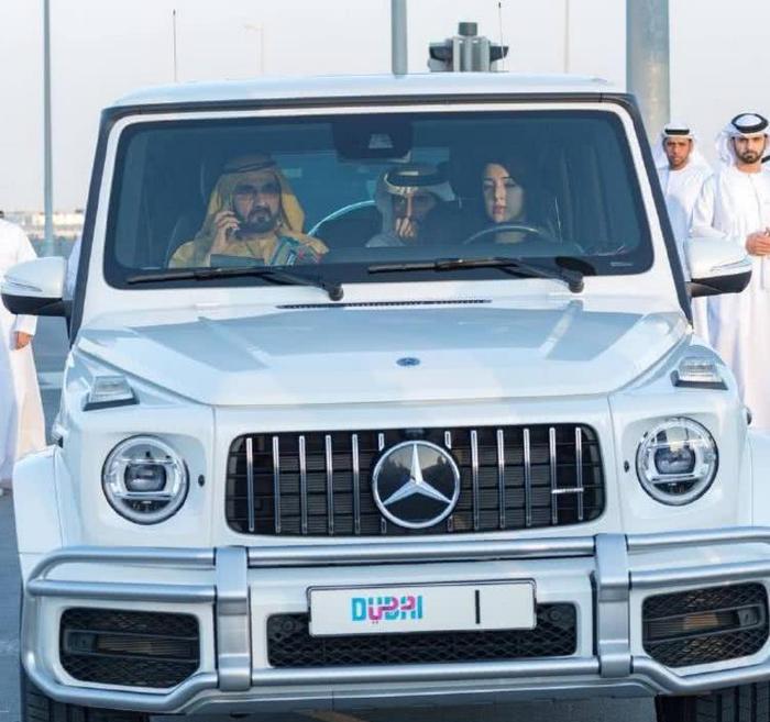 迪拜酋长的车牌是“1”，那四位王子的车牌是什么？谁的最贵？