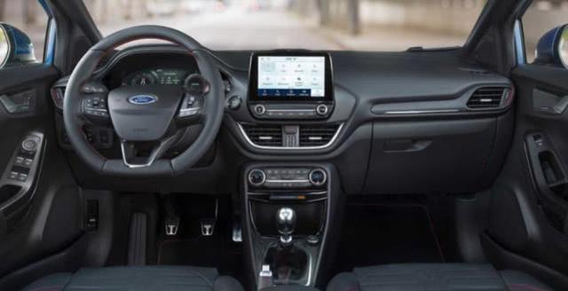 福特全新小型SUV，颜值呆萌造型跨界，配全液晶仪表用1.0T