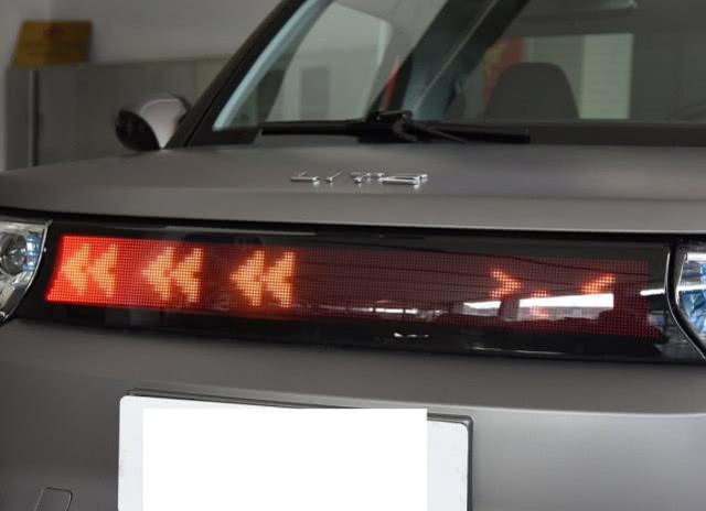 车头车尾带有LED大屏，能显示图案造型可爱，这电动车就是贵了点