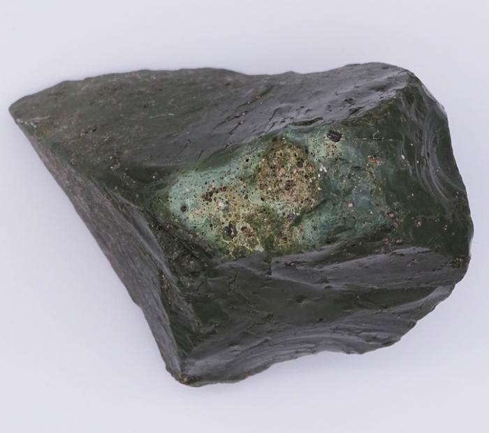 贵州瑞麟拍卖精品推荐：橄榄绿玻璃陨石