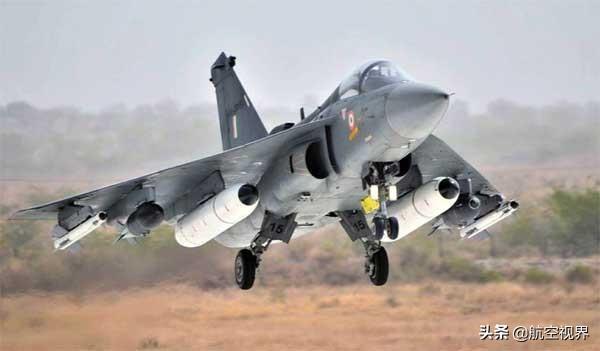 万国造印度空军再发事故，战斗机起飞就摔东西，这次轮到LCA光辉