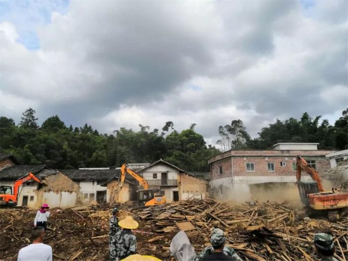 危房拆除、水稻丰收...河源干群齐动员，全力做好复产重建工作