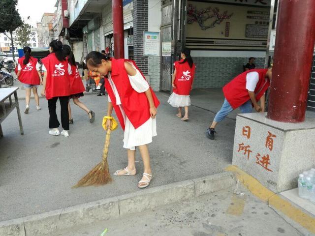 安徽阜阳阜南四小师生志愿者——小手拉大手