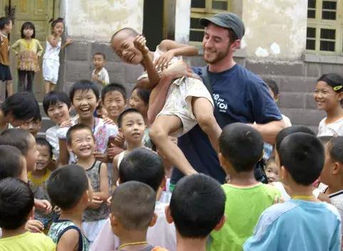 清华大学教育扶贫中外师生暑期社会实践支教队走进阜阳阜南地城镇