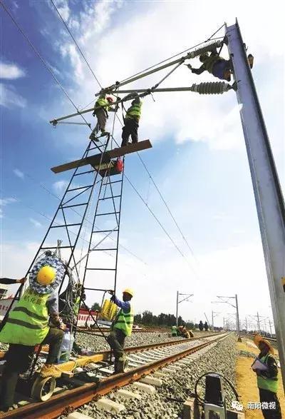 航拍郑万高铁南阳段 8月1日开始联调联试