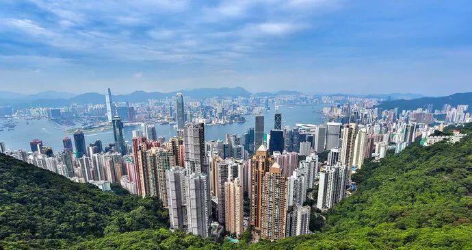 南宁东至香港西九龙动车正式首发！香港最多景点的打卡胜地！赶紧收藏！