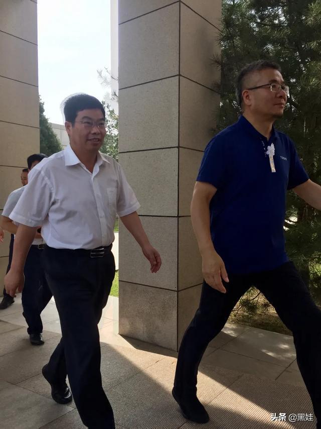 人民艺术家刘文西先生告别式今日举行 近千西安市民前来送别