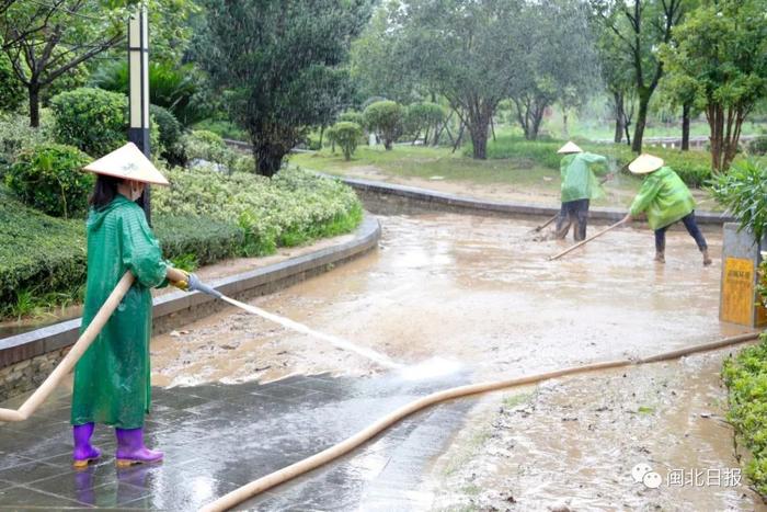 福建破58年降水记录！暴雨中，他们是最美风景！