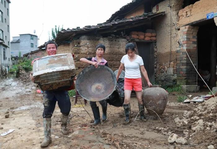 福建破58年降水记录！暴雨中，他们是最美风景！