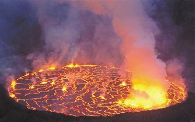 非常罕见 世界第八个永久火山熔岩湖被发现