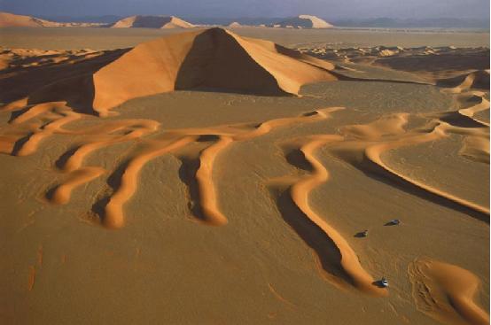 阿拉伯境内最大的沙漠，24小时下了9年的雨量，为什么会这样？