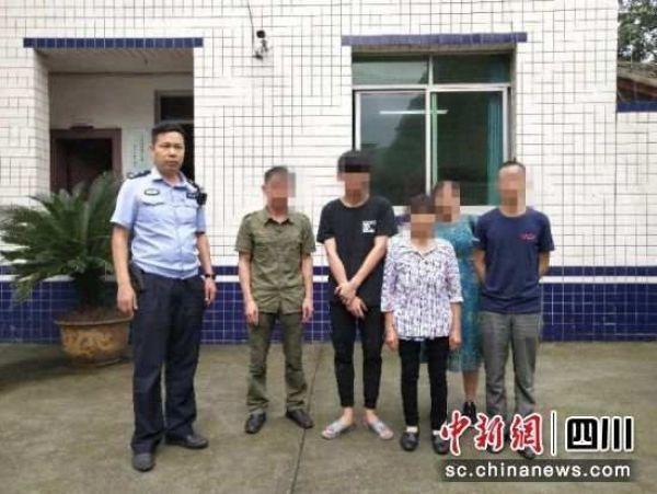 沿滩：少年负气离家出走一个月被民警找回