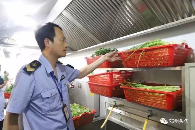 邓州市市场监督管理局：高温季，带你零距离接触食品抽检