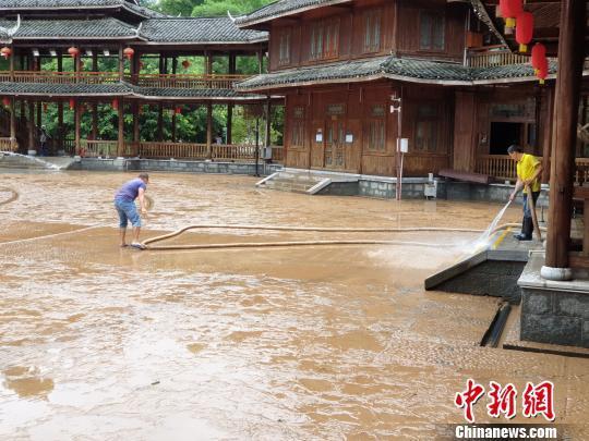 洪水消退 桂林山水实景演出《印象·刘三姐》场地忙清淤