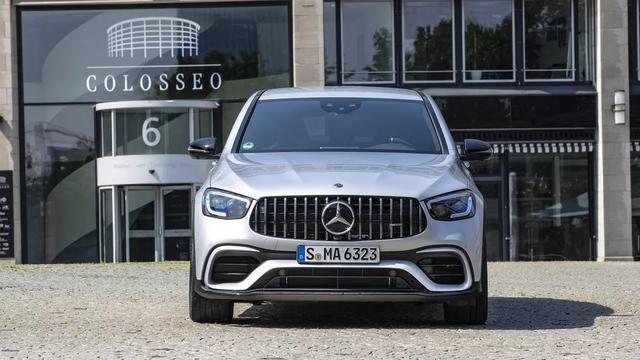 2020梅赛德斯 AMG GLC63 Coupe有一款独具匠心的扰流器