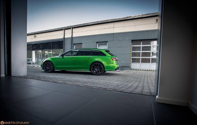 绿色奥迪RS6，果然车帅什么颜色都能驾驭！
