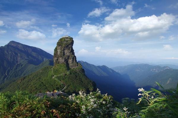 中国四大名山，去过其中两处，就会感叹祖国山川美景的雄伟美丽