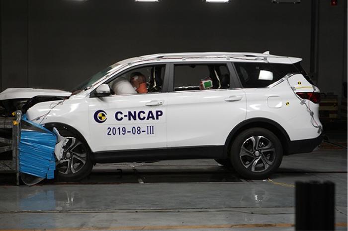 科赛获C-NCAP五星评价，原来是靠撞毁113辆车苦练而来，赞