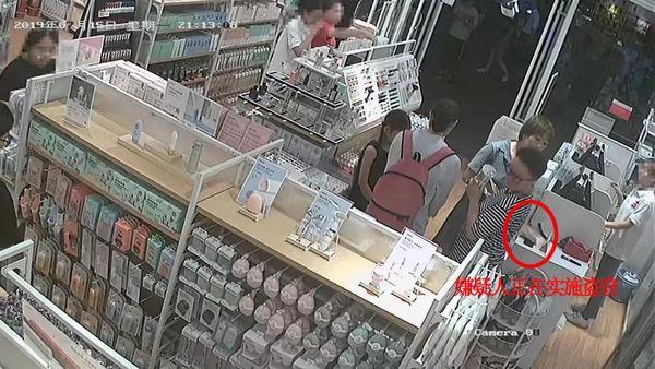 济南警方发布微通缉：女窃贼，快投案！