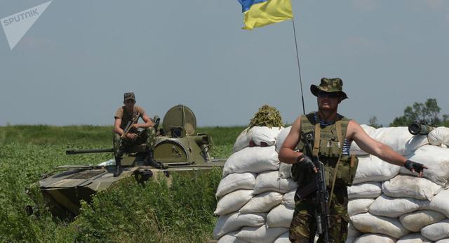 乌克兰闹出乌龙悲剧！半吨重炮弹突然打中自家阵地，死伤惨重