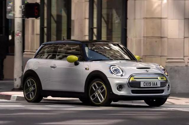 纯电MINI Cooper SE登场，还是熟悉的动力配方