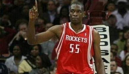 NBA零容忍禁止的五个庆祝动作，韦德过于暴力，摇手指成巨星专利