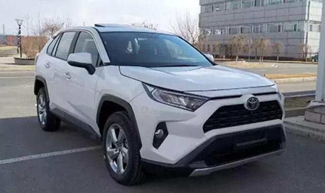 丰田全新RAV4国内实车图曝光，看这造型，月销过万有点难！