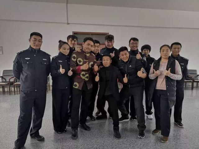 东北四平的「黑色幽默」找到了互联网新出口