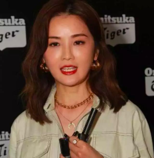 离婚9年后交富三代男友，36岁阿Sa不结婚完成2次雪卵